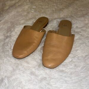 GAP Camel Color Round Toe Mules size 9.5 Women’s Flats